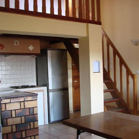 25 Fm 2 D Apartment Coursan Luaran gambar