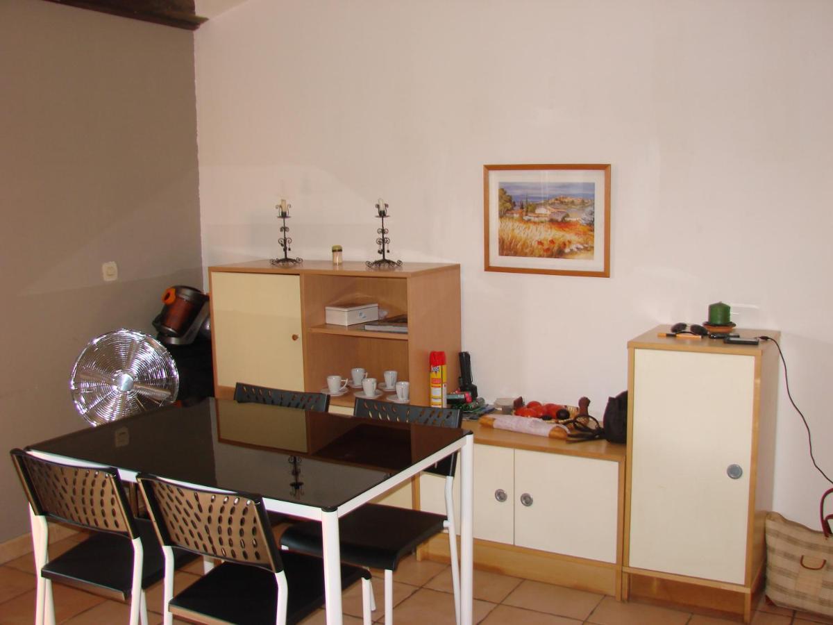 25 Fm 2 D Apartment Coursan Luaran gambar