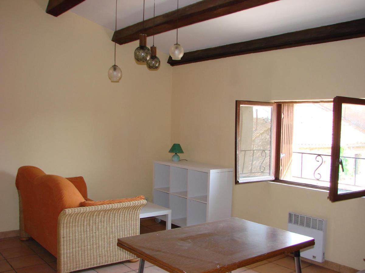 25 Fm 2 D Apartment Coursan Luaran gambar